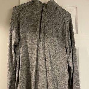 Men's Lululemon Metal Vent Tech 1/2 Zip. Size L. Silver/Gray